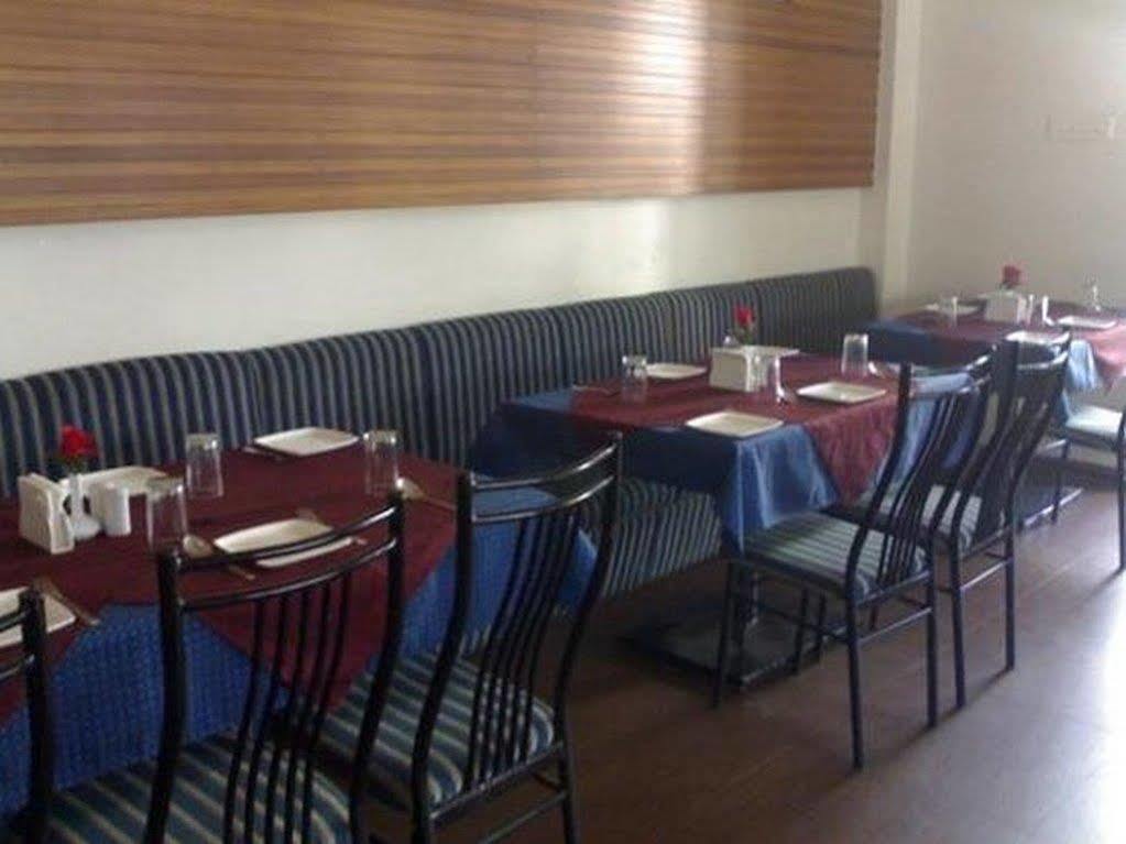 Oyo 24197 Saptaruchi Hotel Pimpri-Chinchwad Luaran gambar