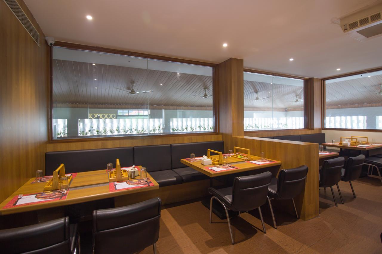 Oyo 24197 Saptaruchi Hotel Pimpri-Chinchwad Luaran gambar