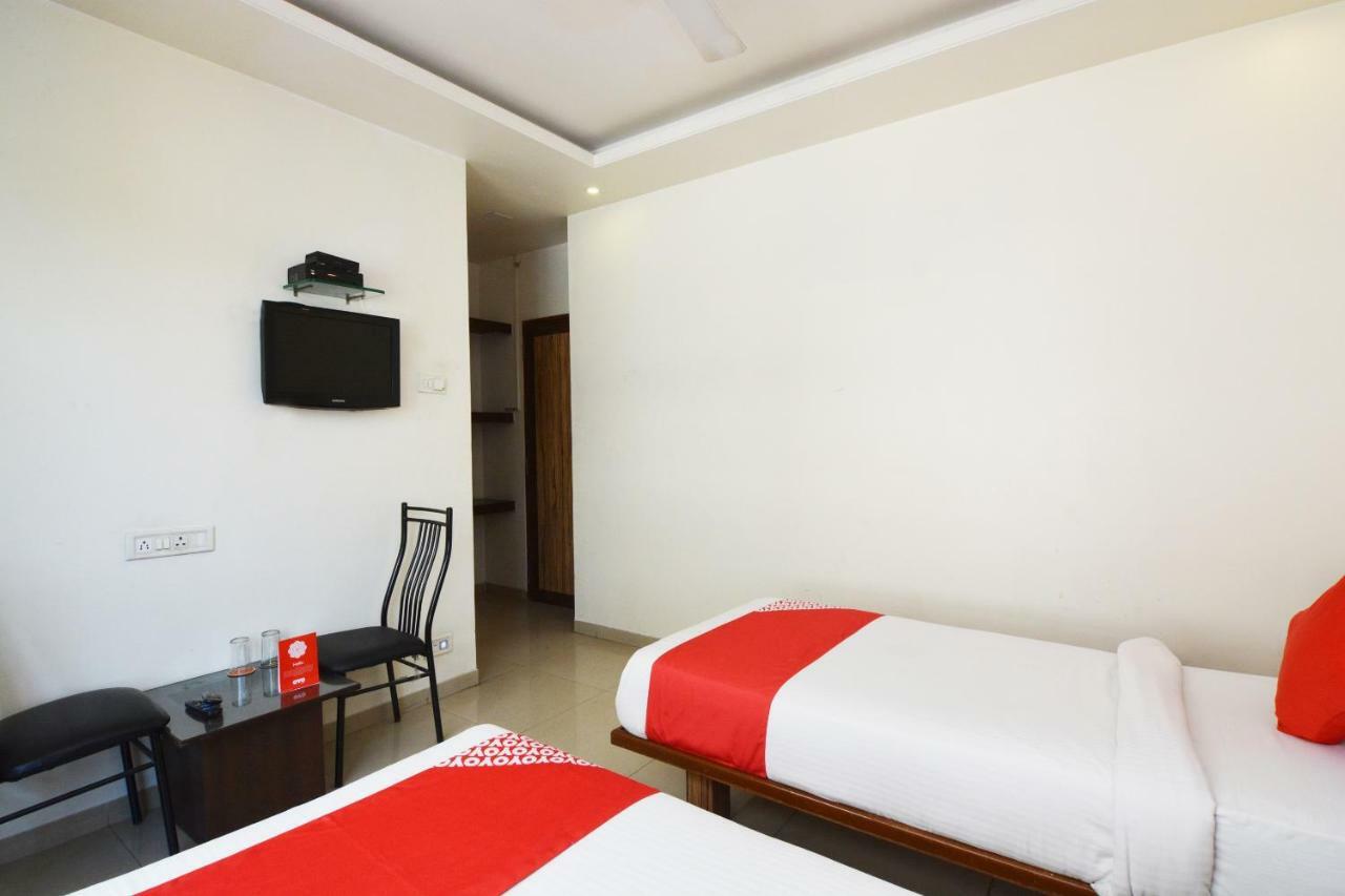Oyo 24197 Saptaruchi Hotel Pimpri-Chinchwad Luaran gambar