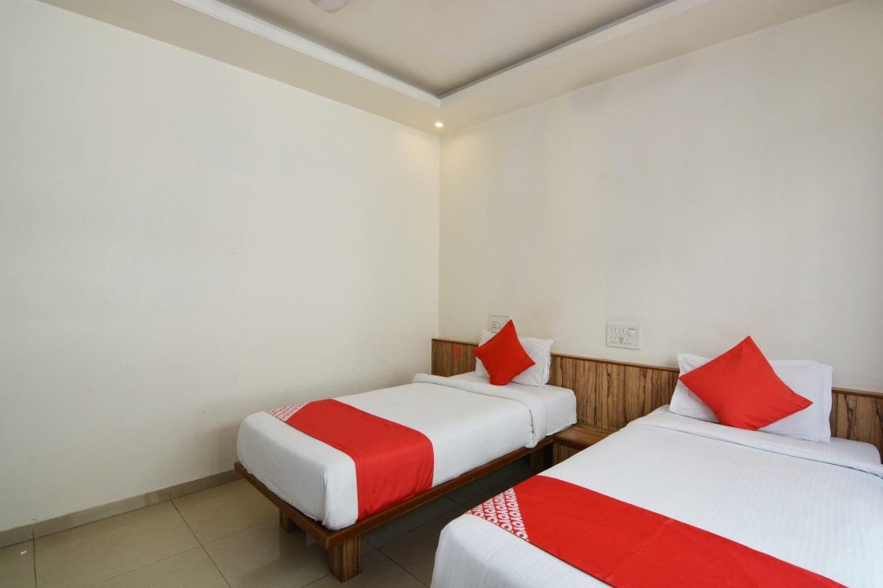 Oyo 24197 Saptaruchi Hotel Pimpri-Chinchwad Luaran gambar