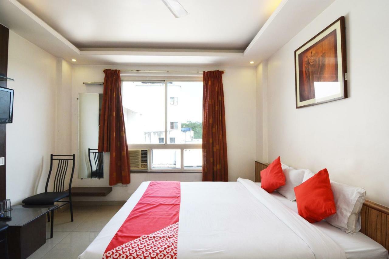 Oyo 24197 Saptaruchi Hotel Pimpri-Chinchwad Luaran gambar