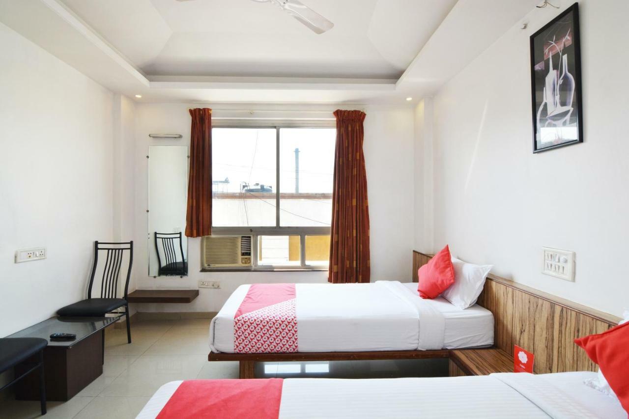 Oyo 24197 Saptaruchi Hotel Pimpri-Chinchwad Luaran gambar