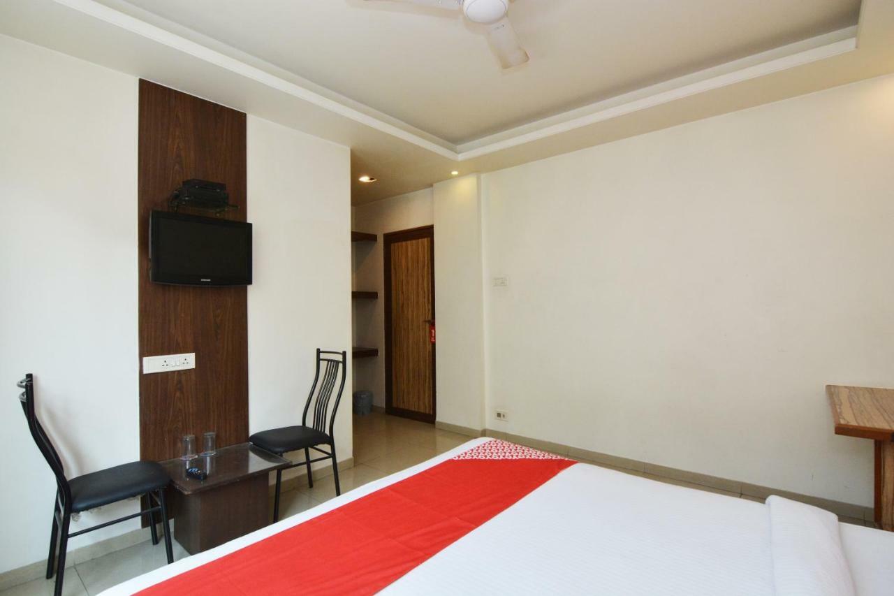 Oyo 24197 Saptaruchi Hotel Pimpri-Chinchwad Luaran gambar